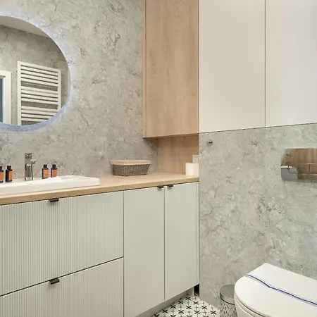 Wojciechowskiego With Parking By Renters