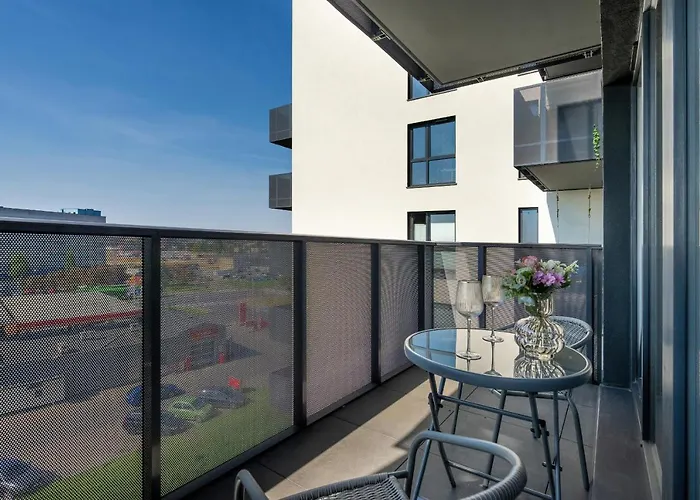 Wojciechowskiego With Parking By Renters Appartement Poznań