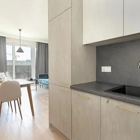 Wojciechowskiego With Parking By Renters Apartman *