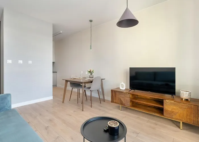 Wojciechowskiego With Parking By Renters Daire Poznan