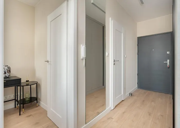 Wojciechowskiego With Parking By Renters *