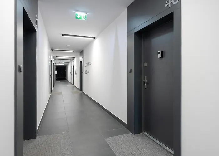 Wojciechowskiego With Parking By Renters Poznan